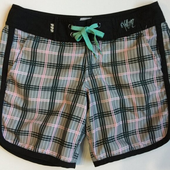 Woman Short Volcom - Picture 2 of 4